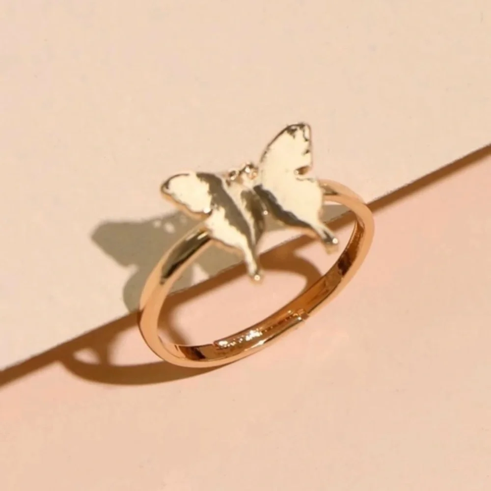 3/$30 💛 Butterfly Ring